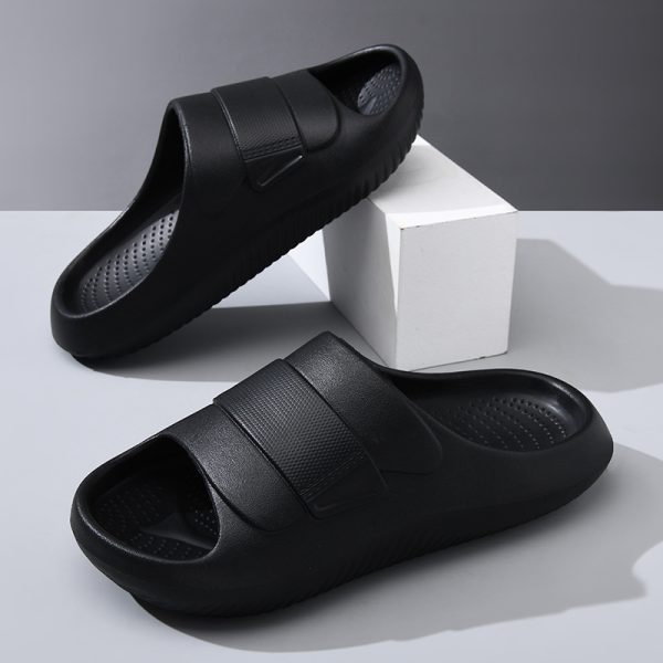 Men's Outdoor Slippers with a High-end Feel, Non-slip and Odor-resistant, Summer Thick-soled Indoor Slide Sandals, Durable Both Men and Women